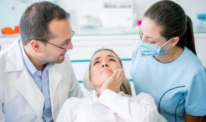 What Emergency Dental Experts Do During Urgent Care Visits